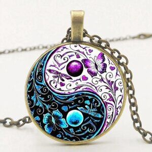 Brand New Yin-Yang Cabochon Pendant Necklace with a Bronze Chain